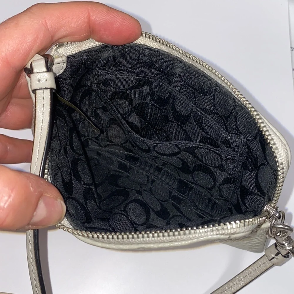 Coach Corner Zip Gray Pebbled Leather Wristlet